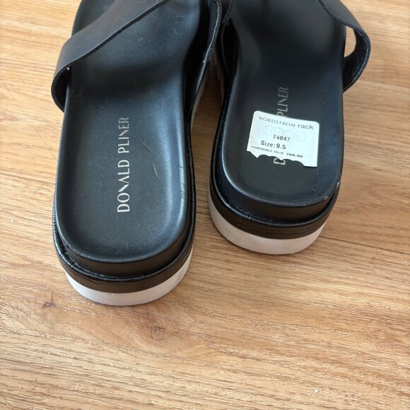 Donald J Pliner Fifi Lylaa Leather Thong Strap Sandals Black NWOB Size 9.5 - Picture 6 of 8